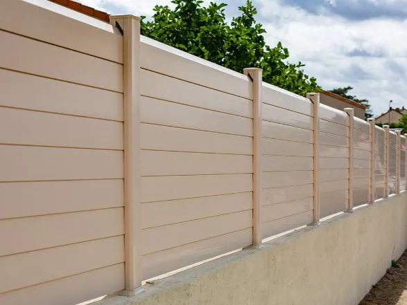 Cloture pvc beige muret