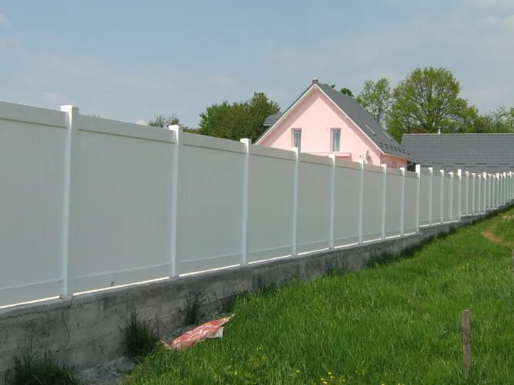 Pose de clôture PVC à Cambrai